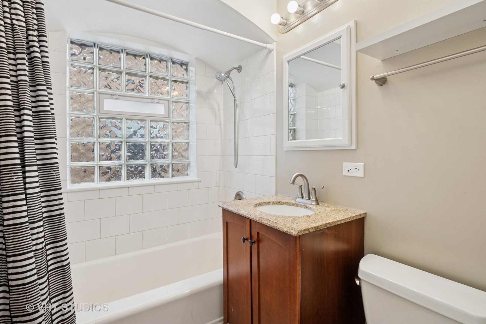 6037 N Kedvale Avenue