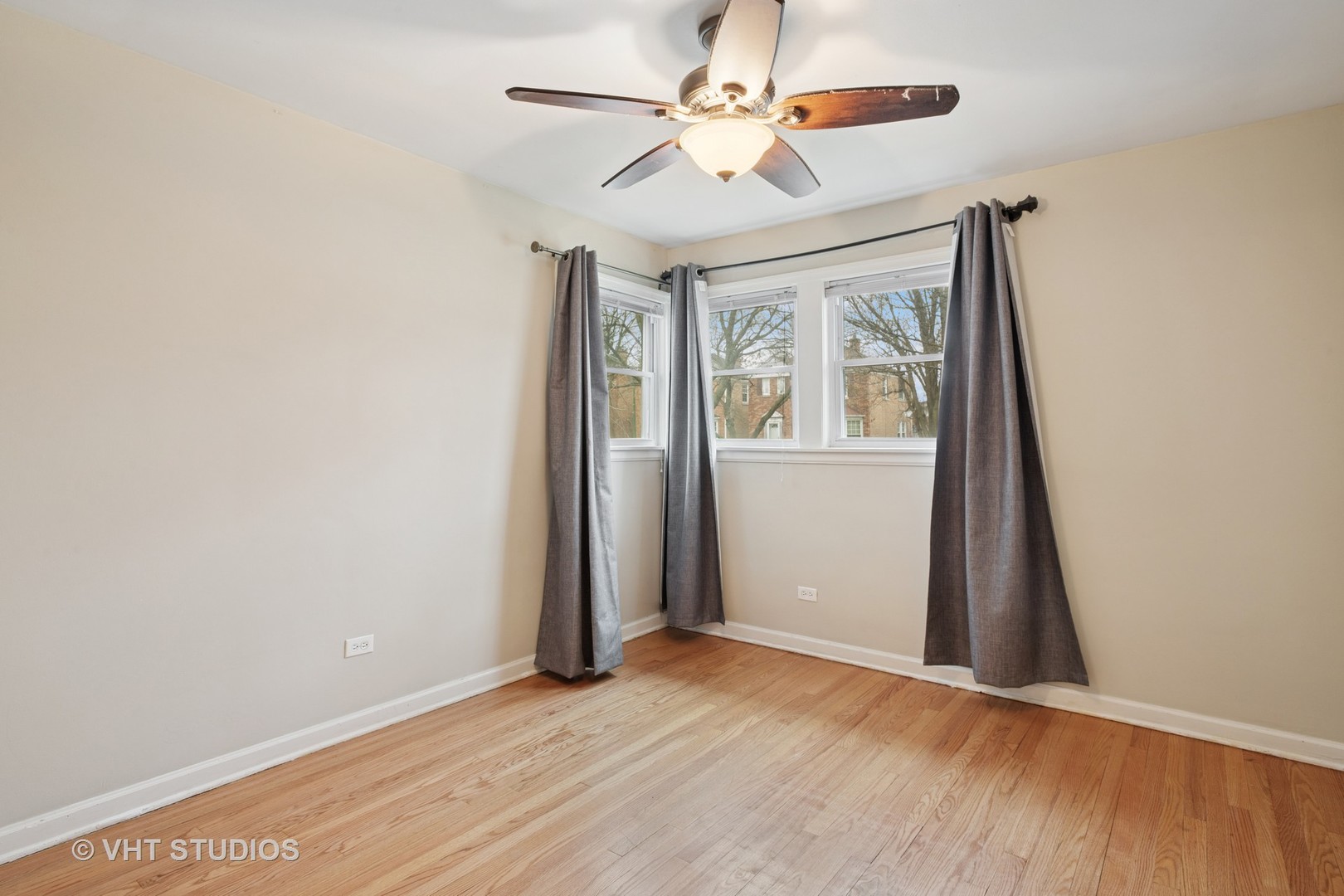 6037 N Kedvale Avenue