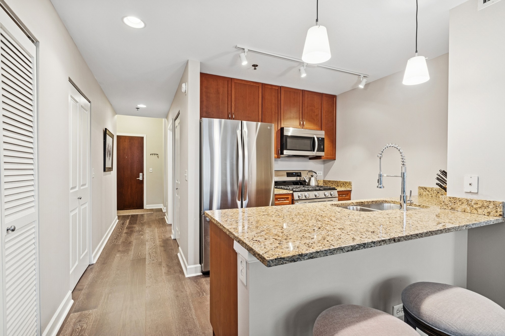 1400 S Michigan Avenue Unit: 2107