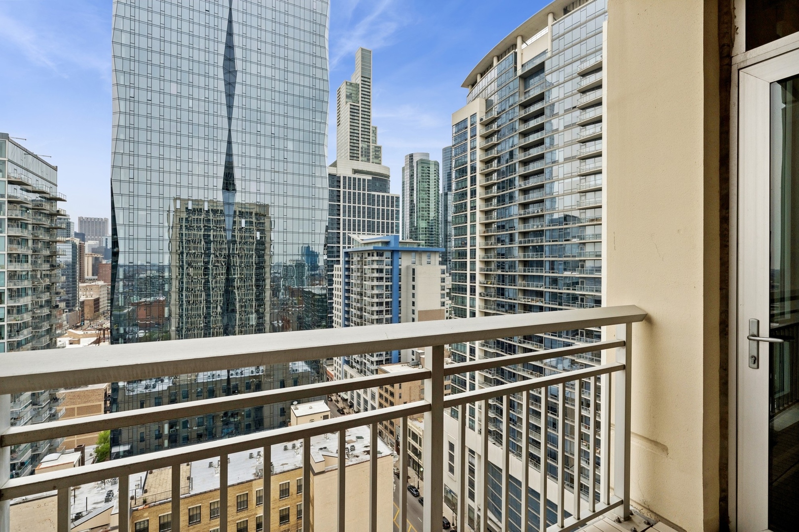 1400 S Michigan Avenue Unit: 2107