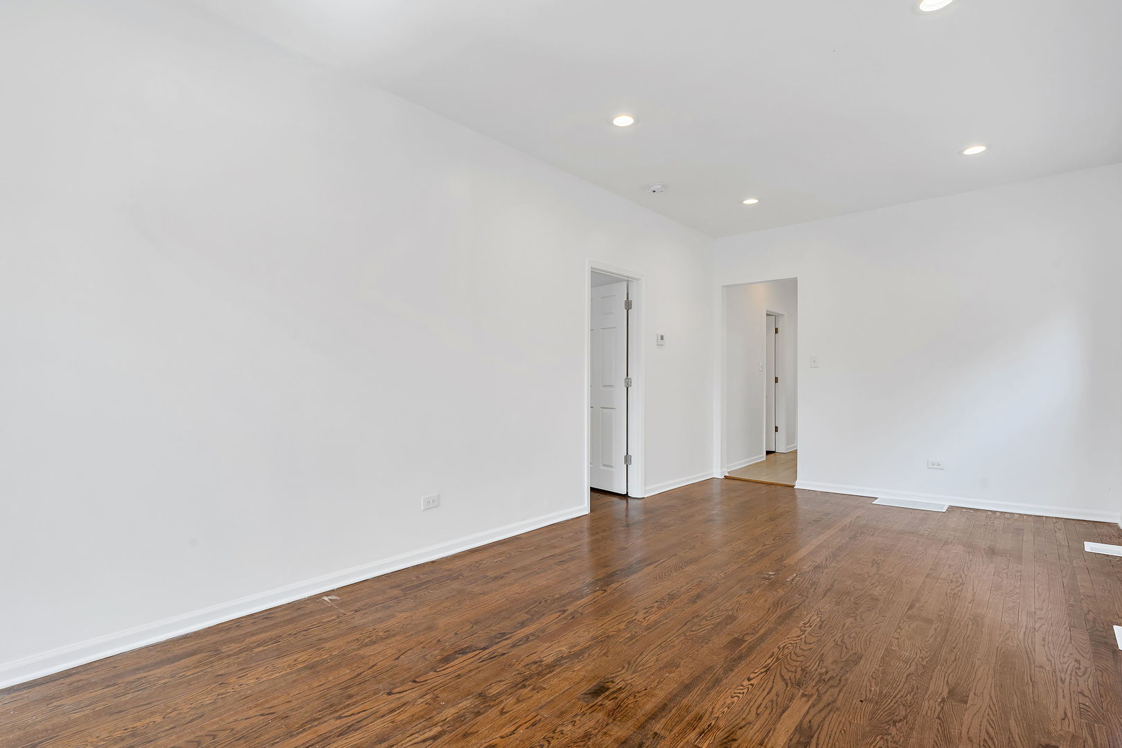 7709 S Eberhart Avenue