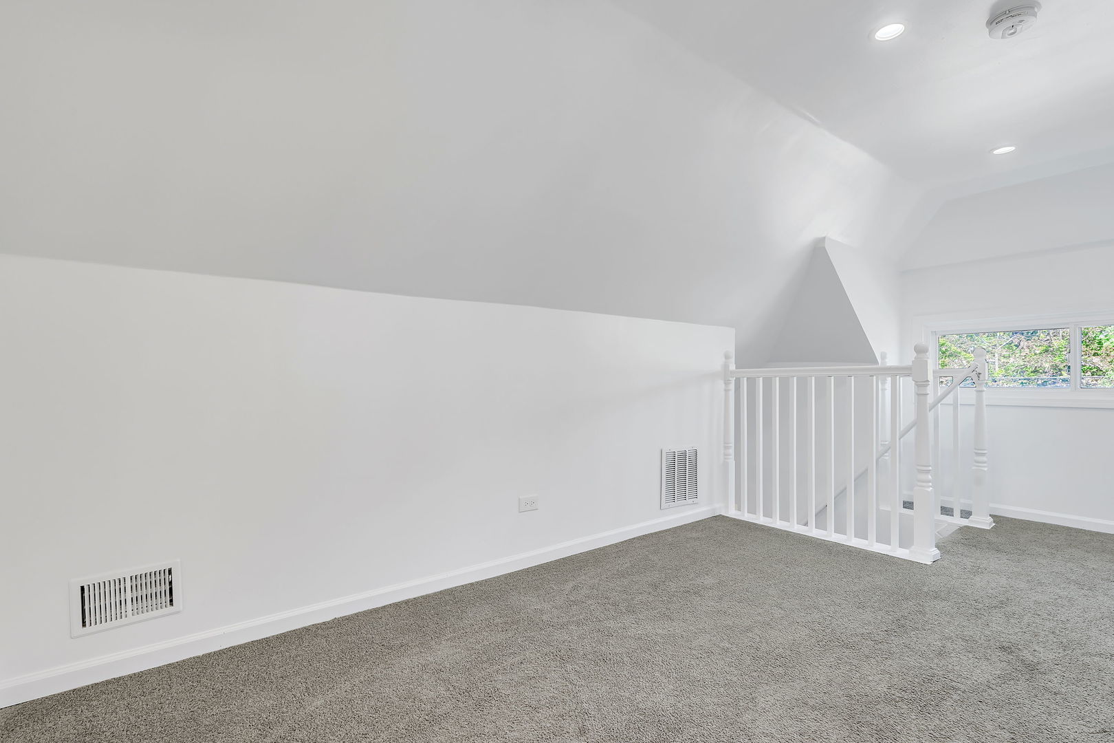 7709 S Eberhart Avenue