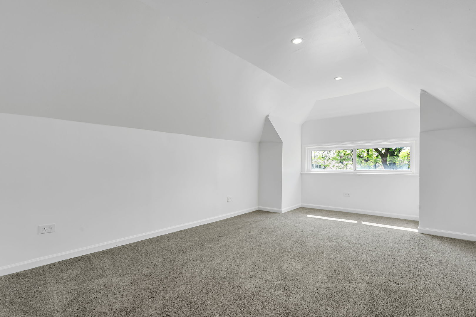 7709 S Eberhart Avenue