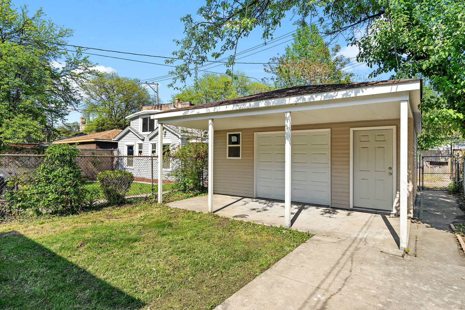 7709 S Eberhart Avenue