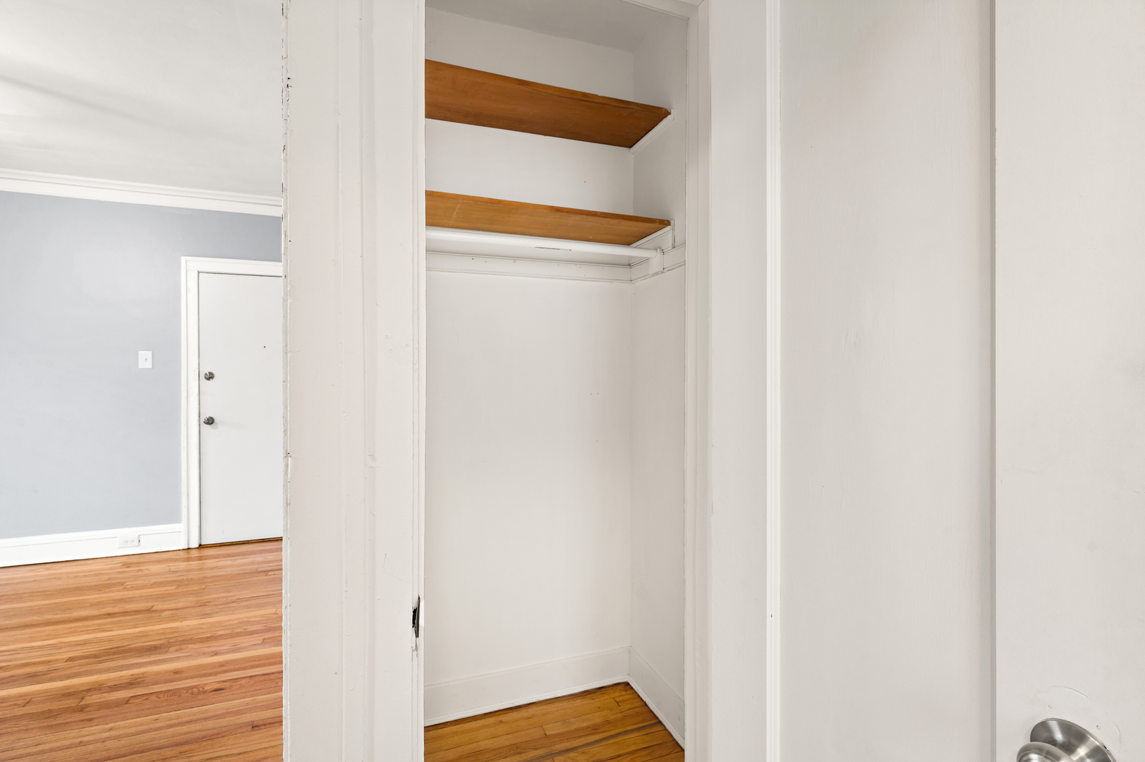 2420 N Kilbourn Avenue