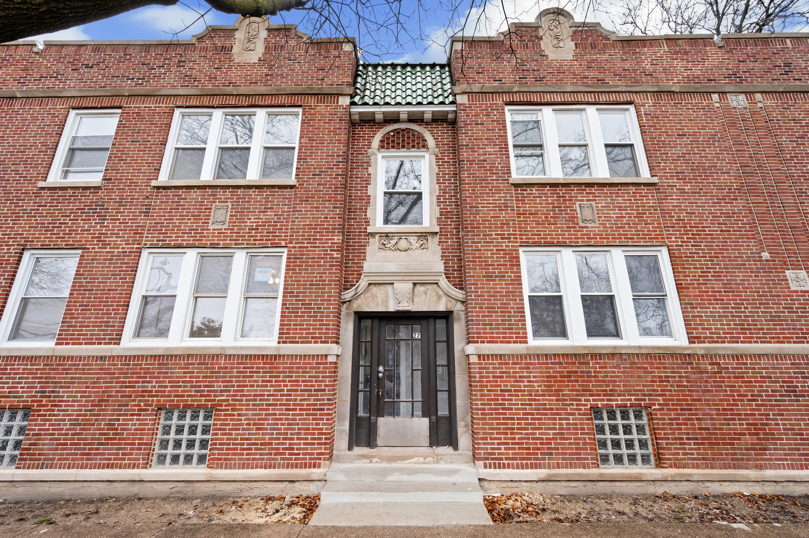 2420 N Kilbourn Avenue