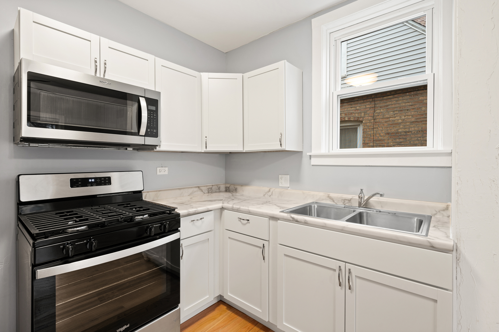 2420 N Kilbourn Avenue