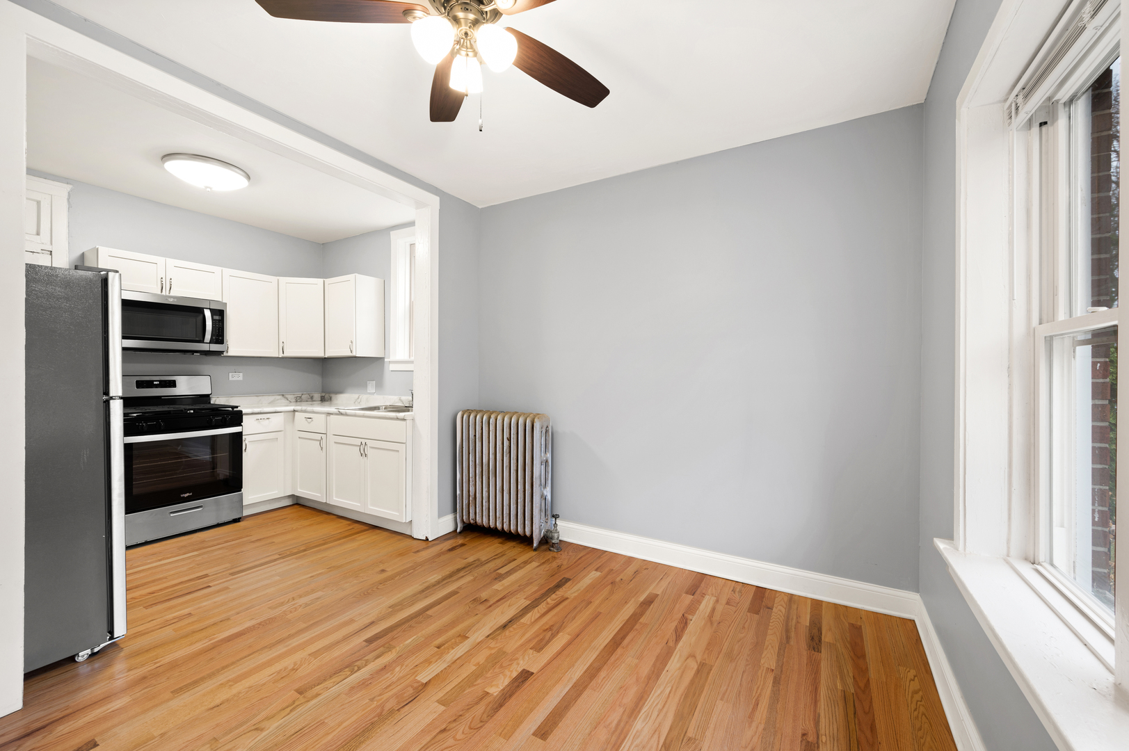 2420 N Kilbourn Avenue