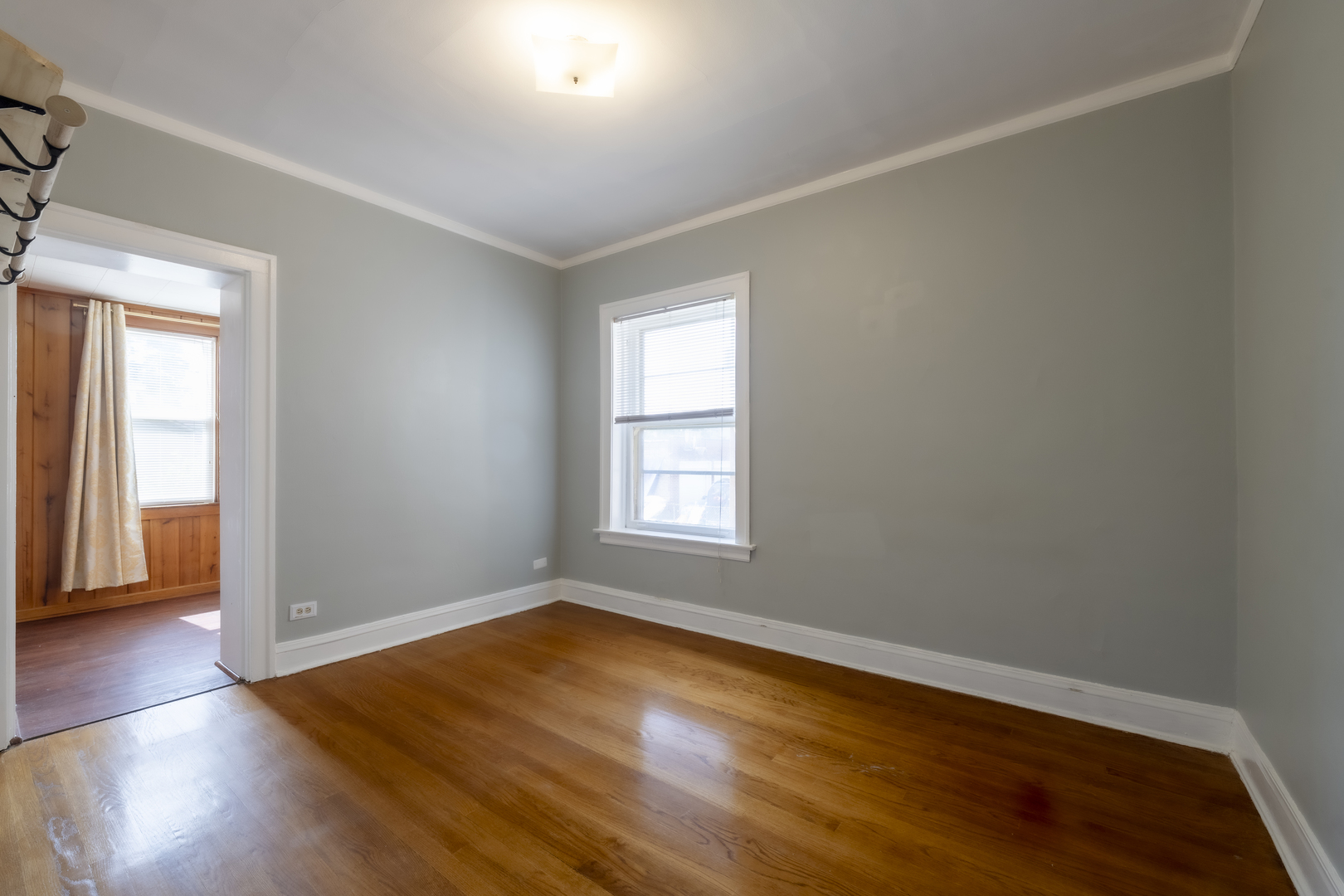 6712 N Maplewood Avenue