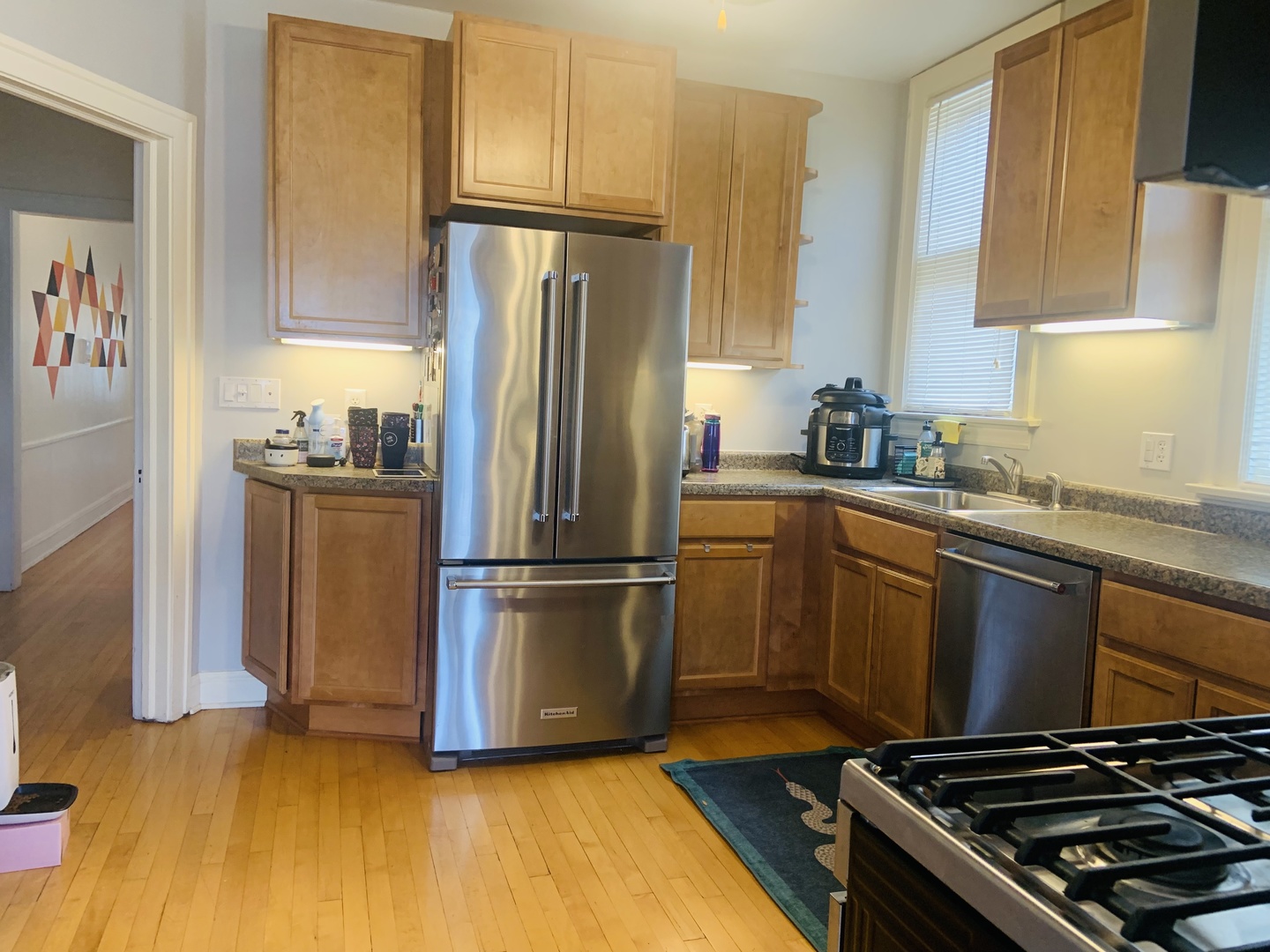 6712 N Maplewood Avenue