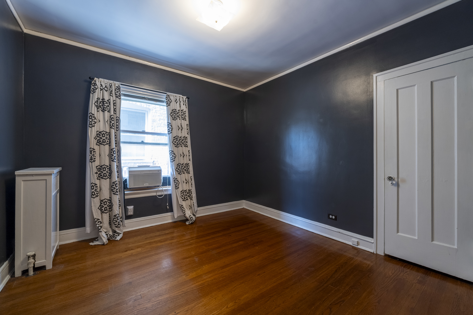 6712 N Maplewood Avenue