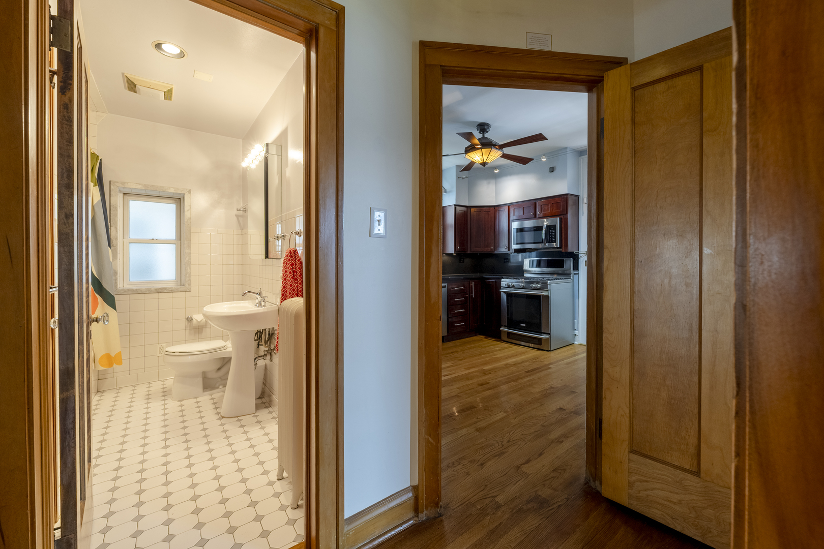 6712 N Maplewood Avenue