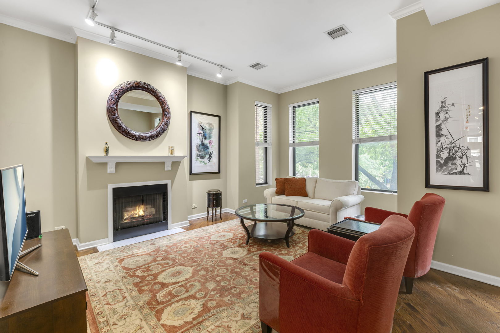 2541 N Racine Avenue Unit: 2