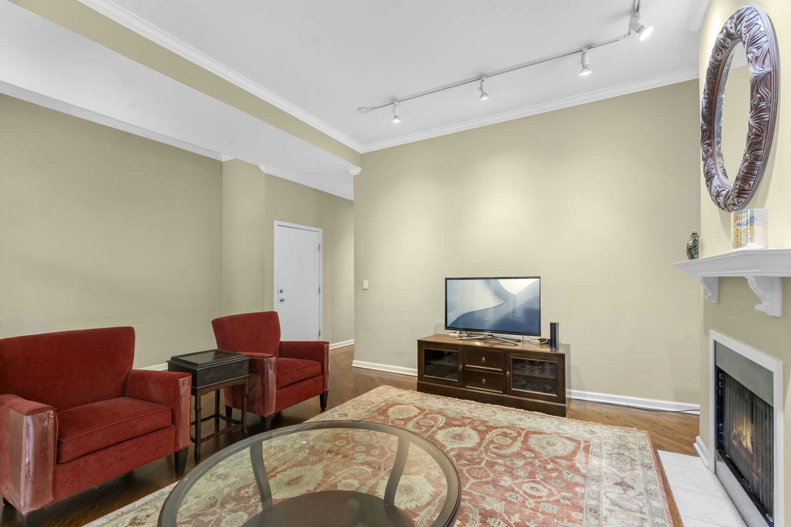 2541 N Racine Avenue Unit: 2