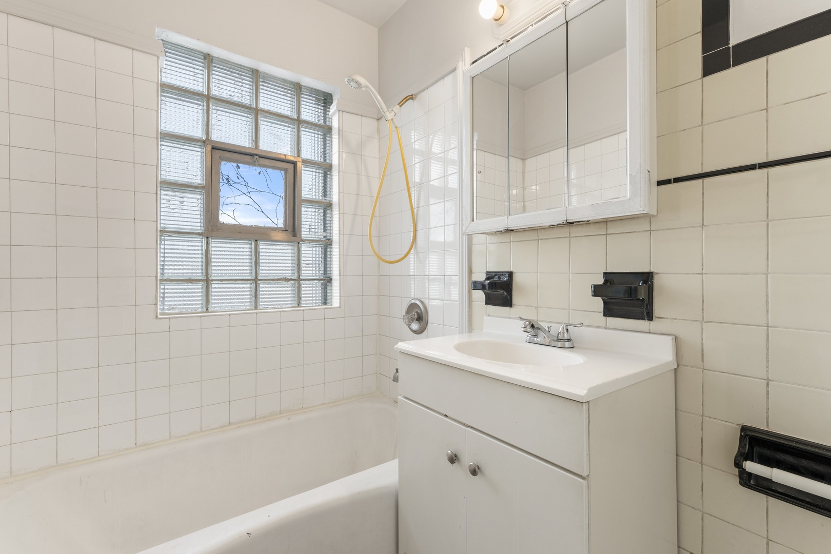 2335 N Merrimac Avenue