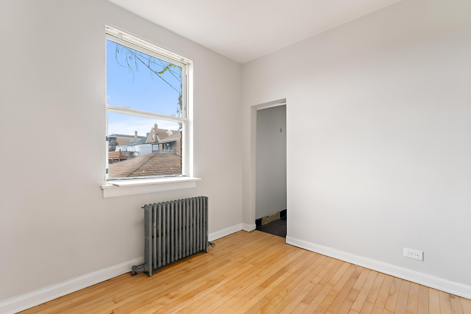 2335 N Merrimac Avenue