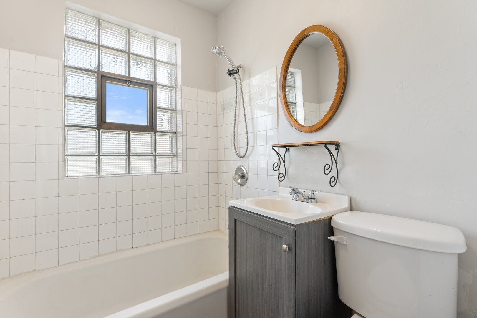 2335 N Merrimac Avenue