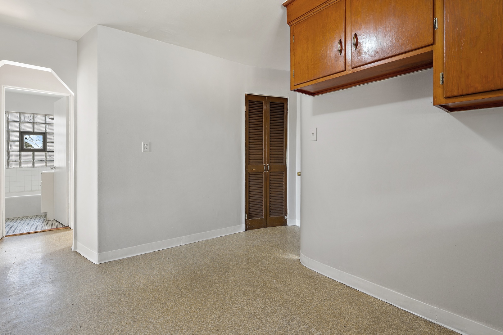 2335 N Merrimac Avenue