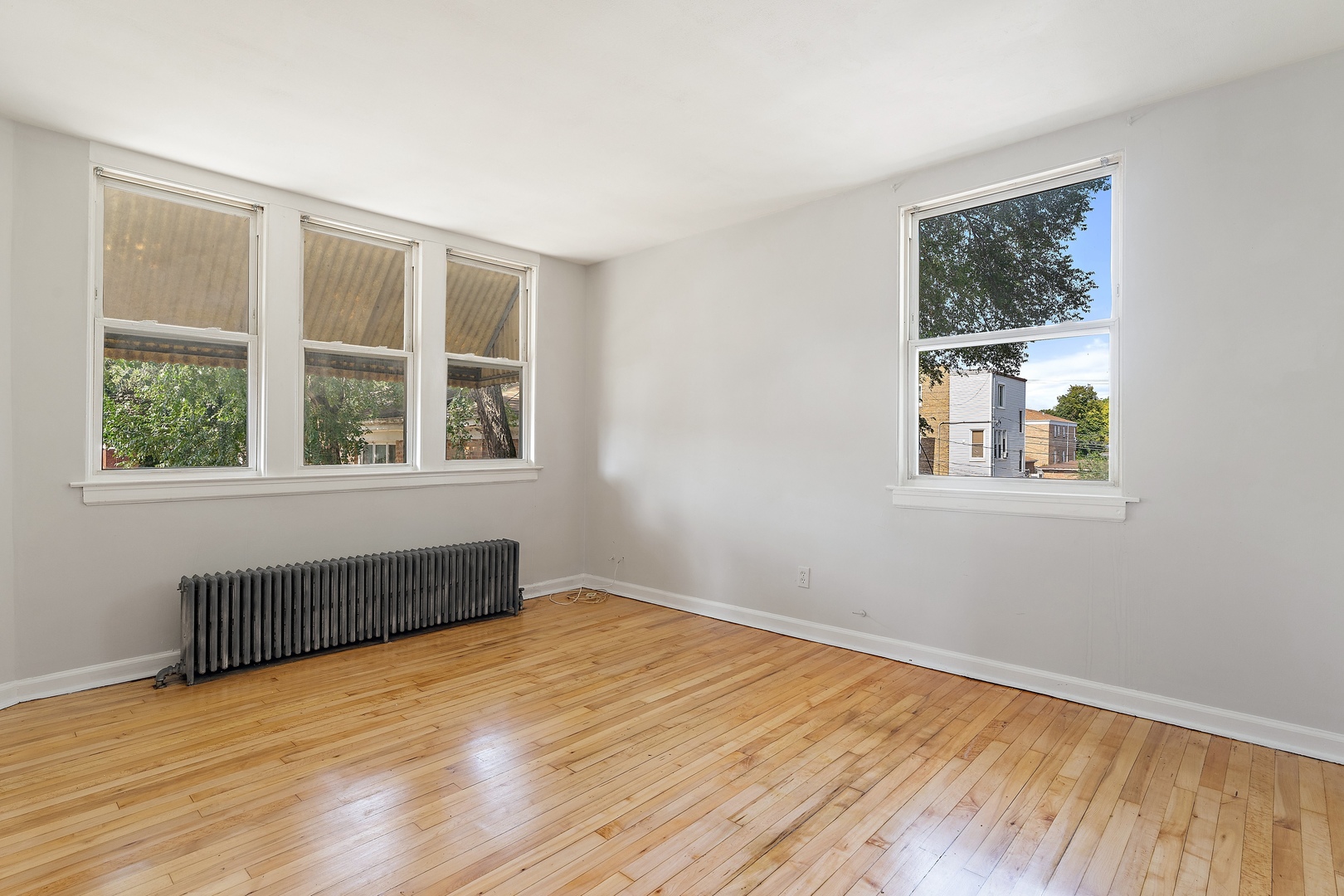 2335 N Merrimac Avenue