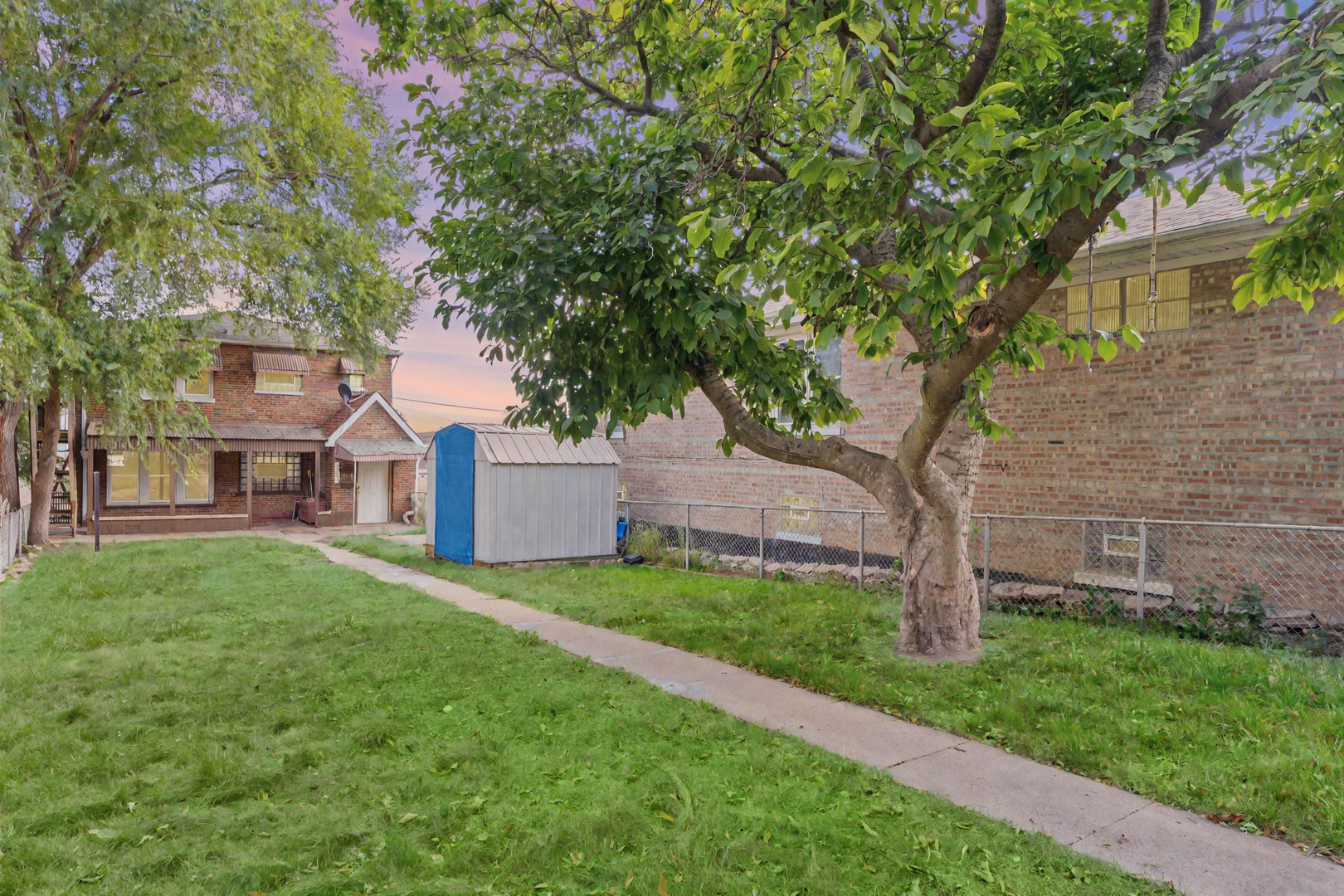 2335 N Merrimac Avenue