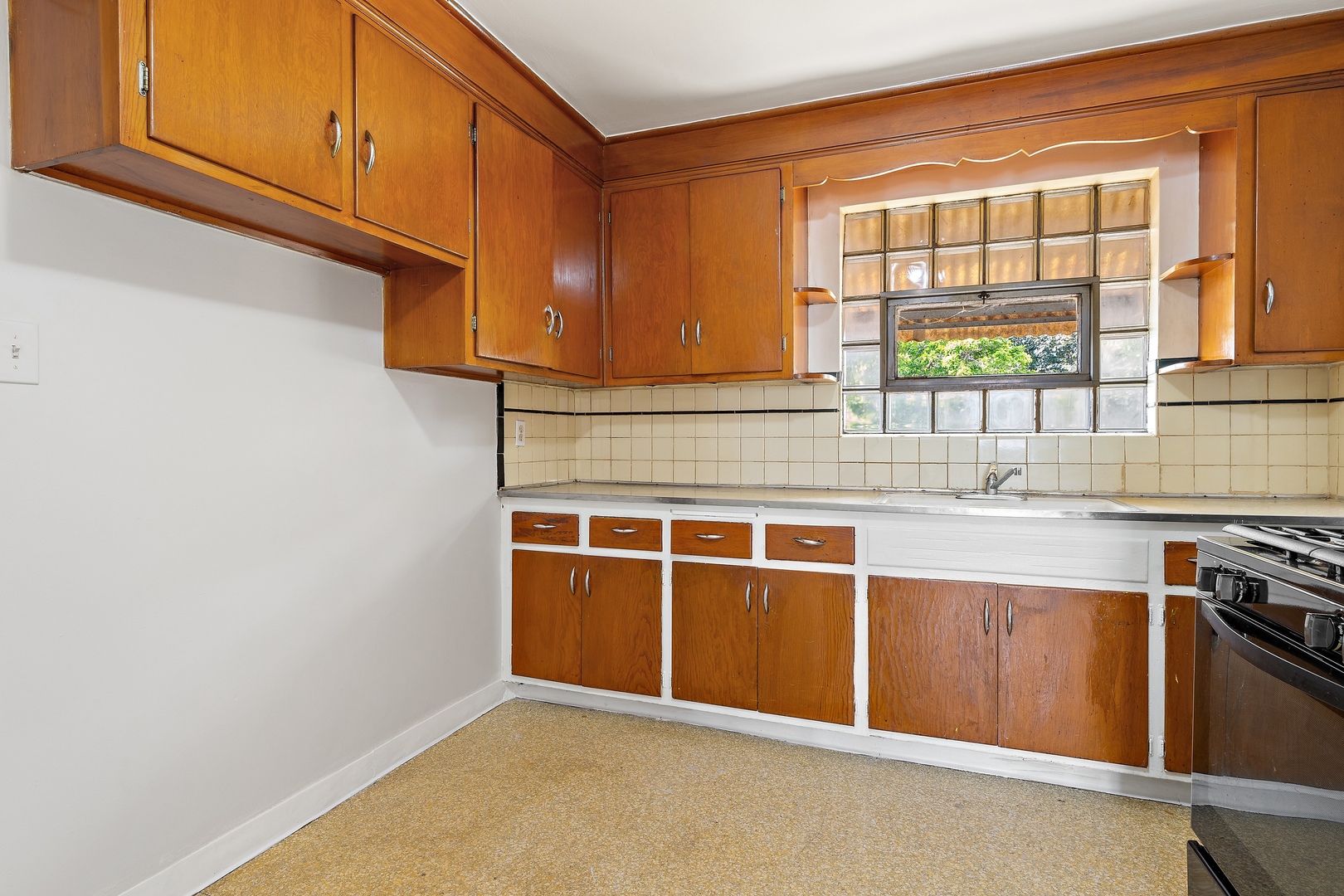 2335 N Merrimac Avenue