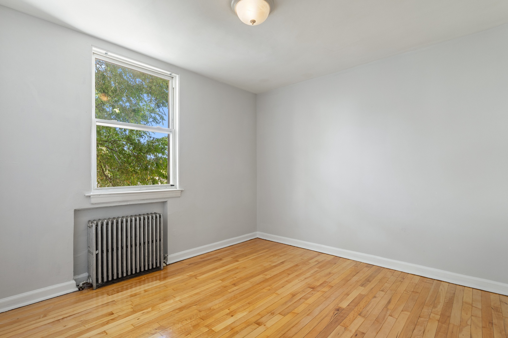 2335 N Merrimac Avenue