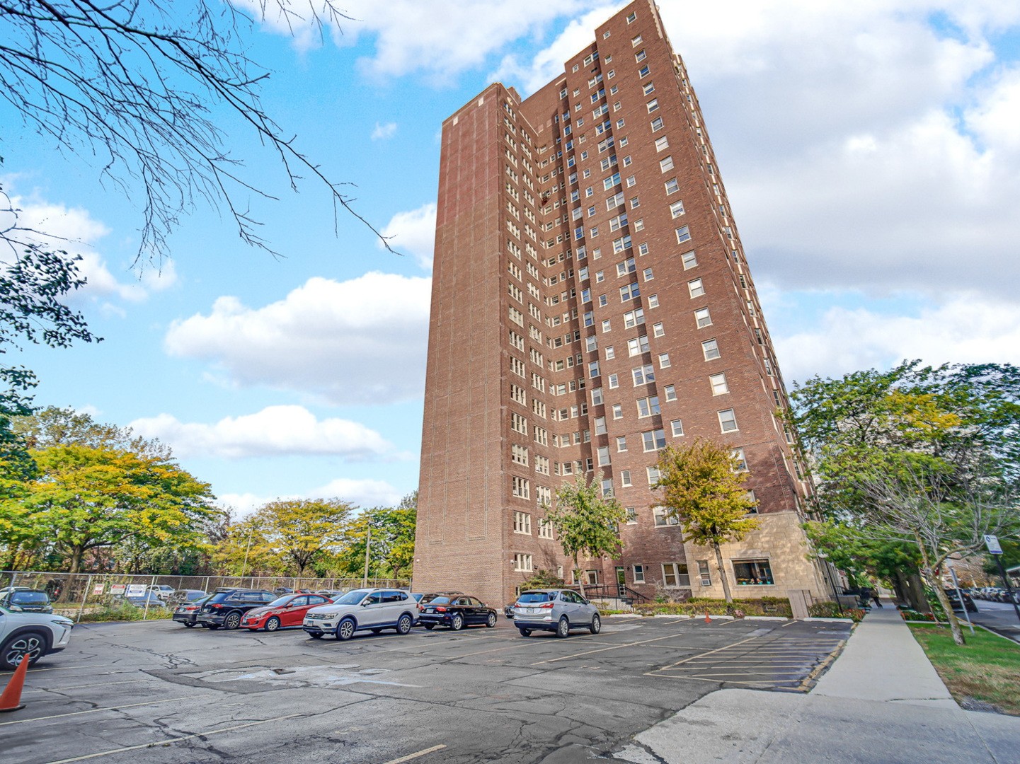 5000 S Cornell Avenue Unit: 6C