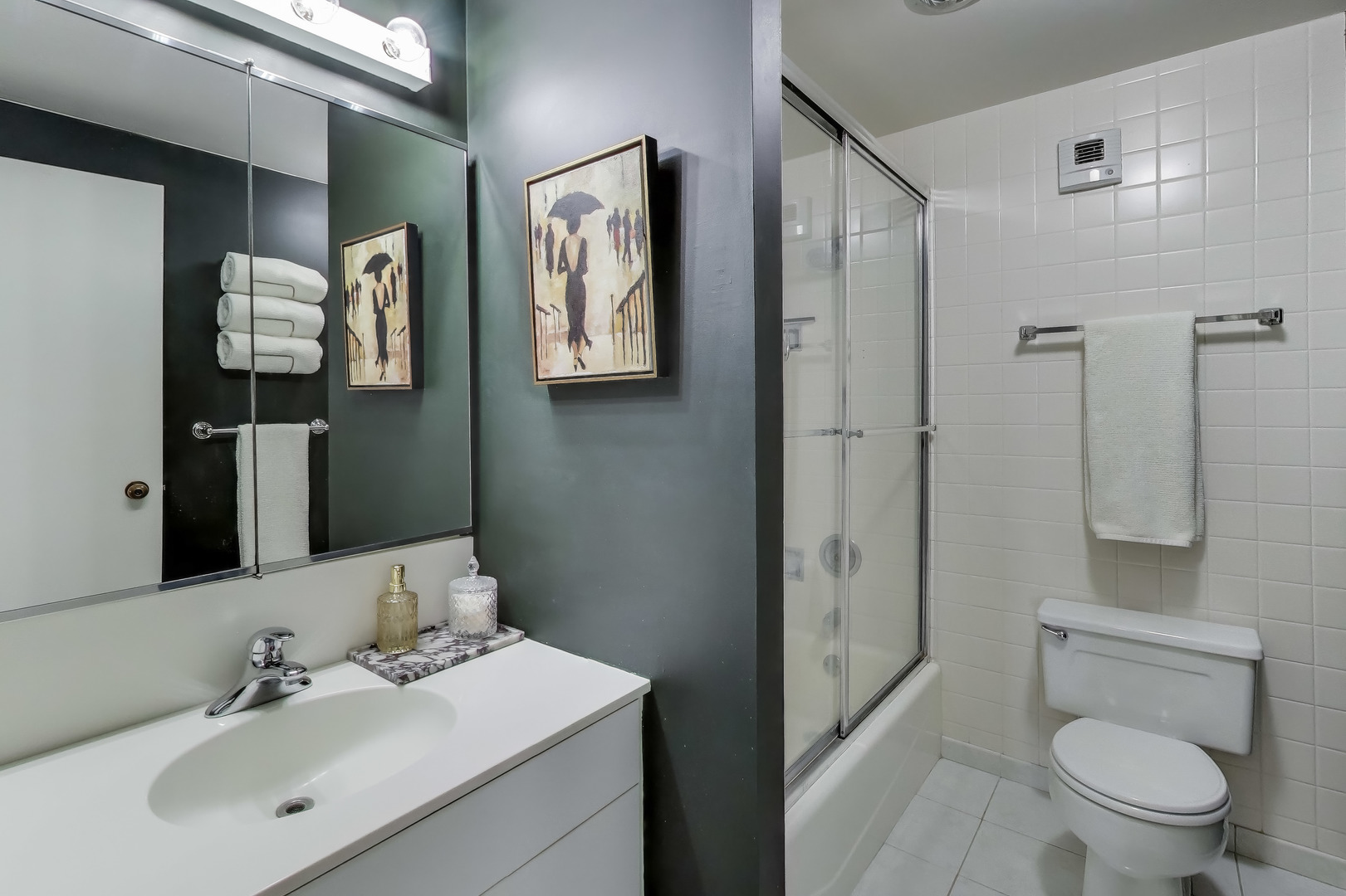 1230 N State Parkway Unit: 19C