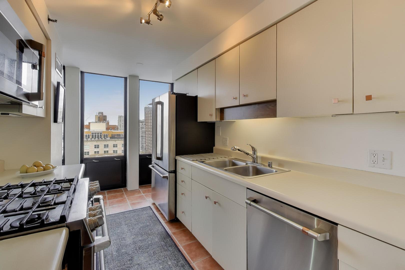 1230 N State Parkway Unit: 19C