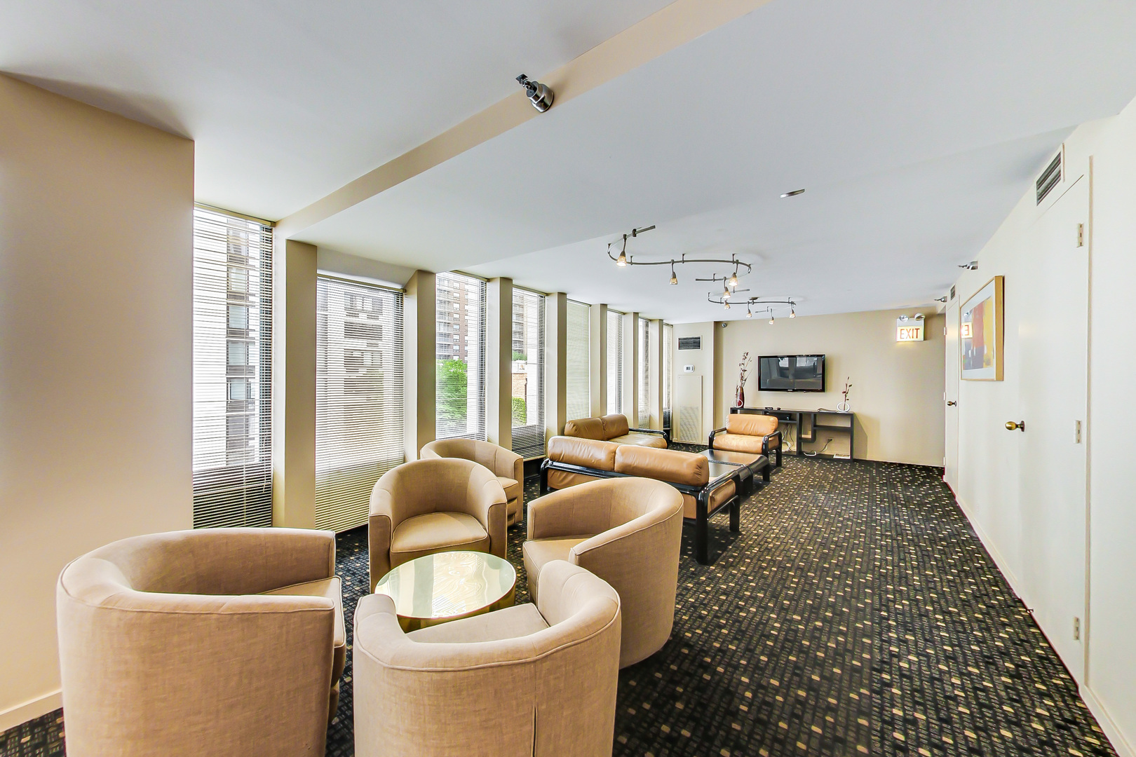 1230 N State Parkway Unit: 19C