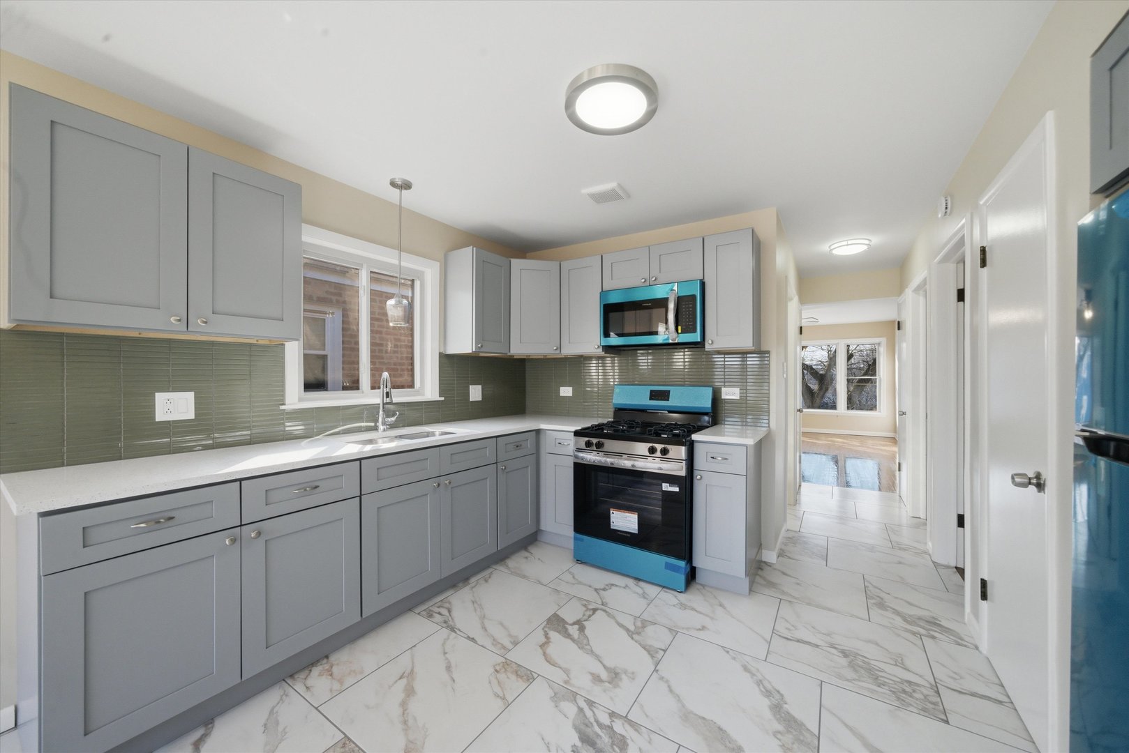 8121 S Commercial Avenue