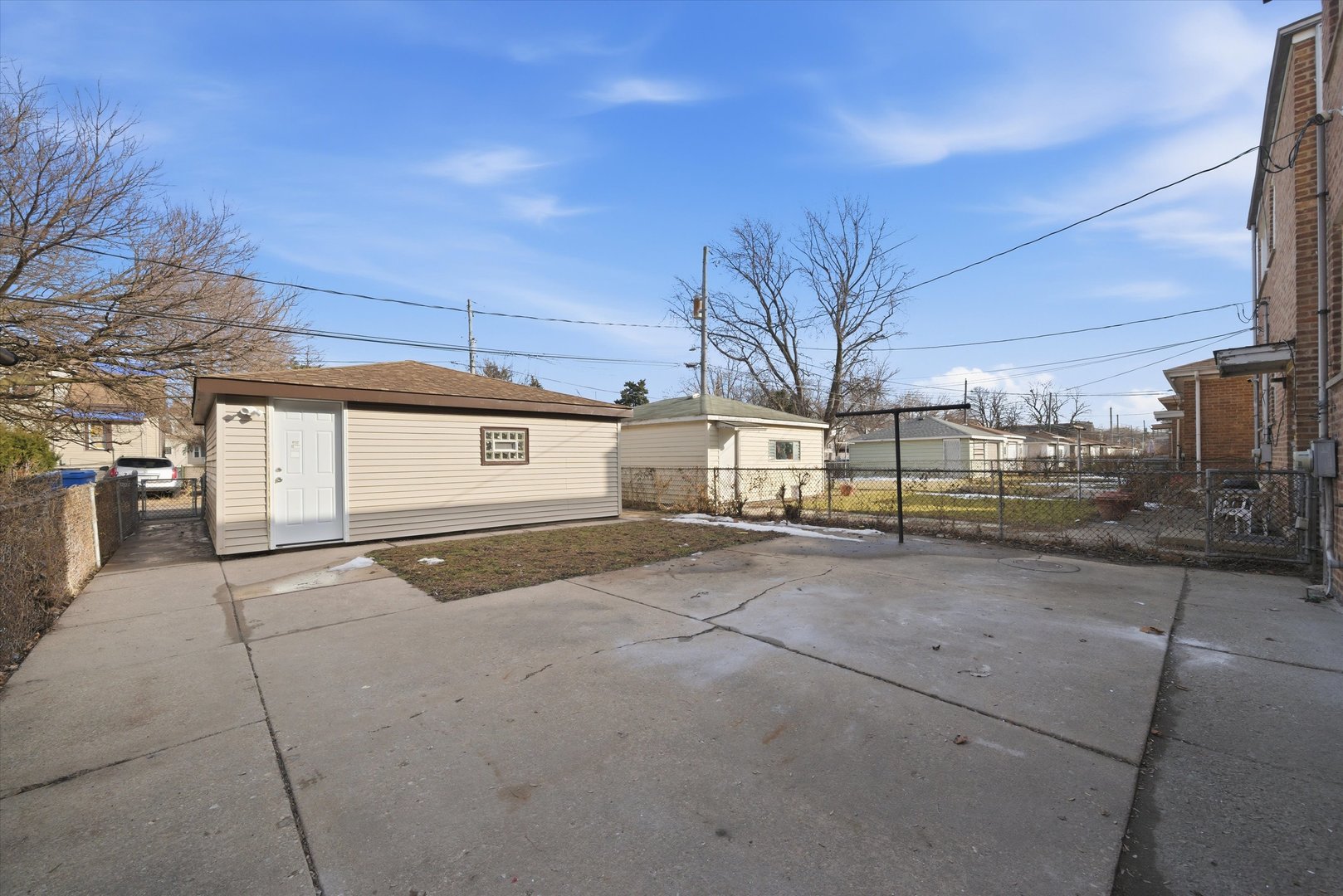 8121 S Commercial Avenue