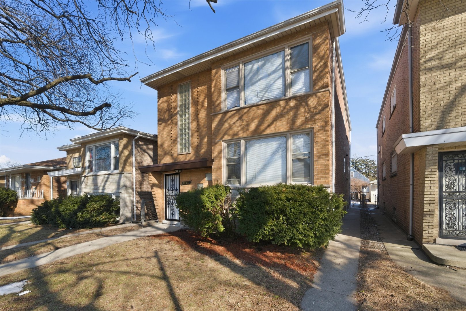 8121 S Commercial Avenue