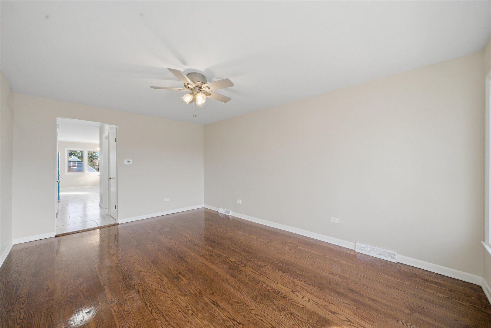 8121 S Commercial Avenue