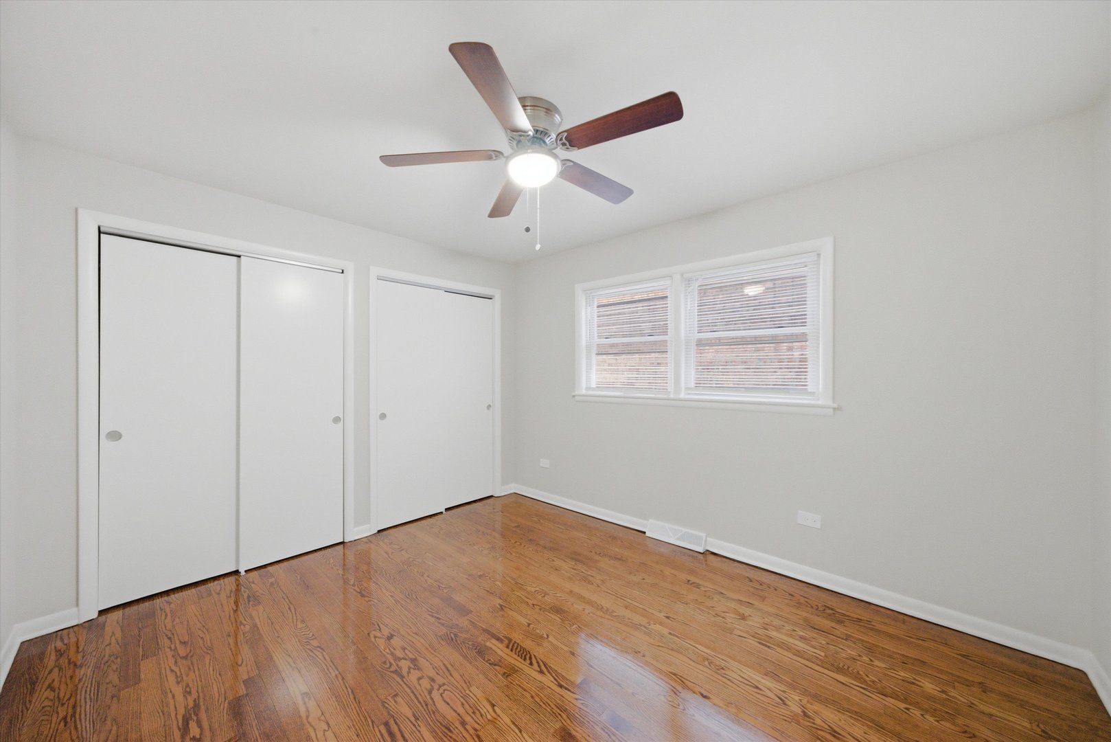 8121 S Commercial Avenue