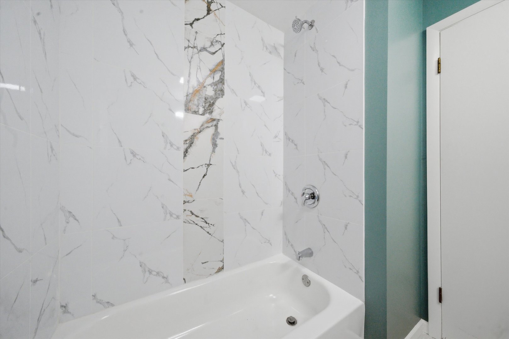 8121 S Commercial Avenue