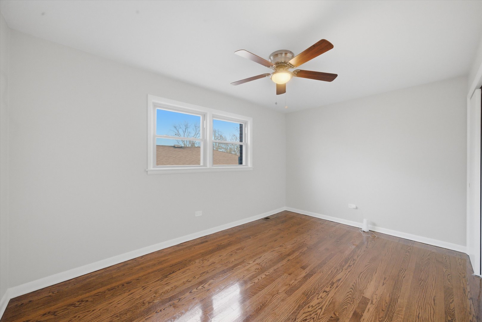 8121 S Commercial Avenue