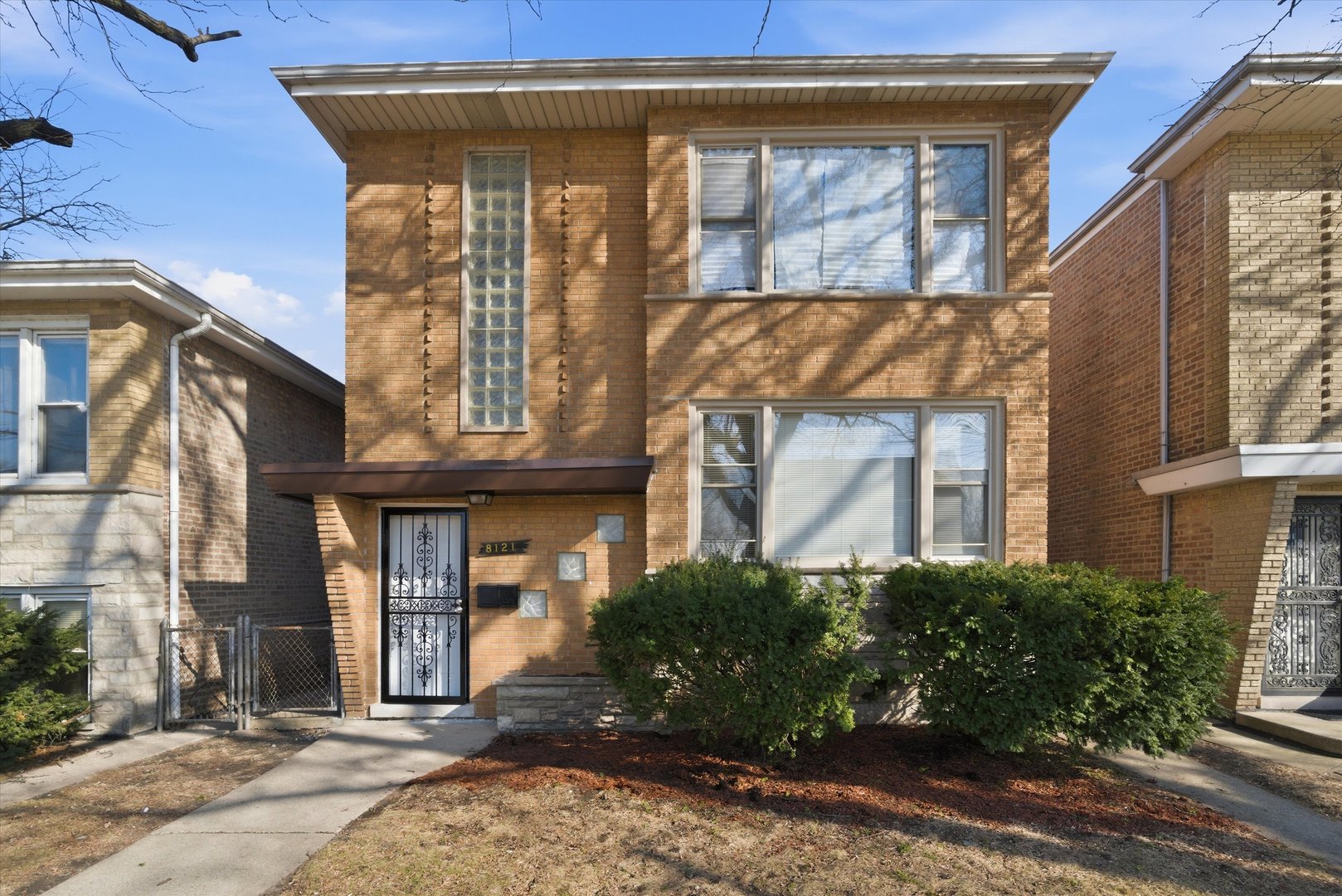 8121 S Commercial Avenue