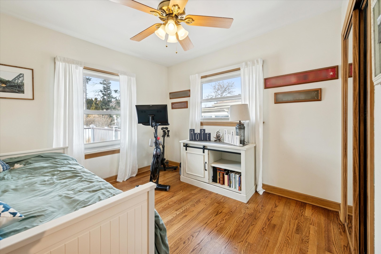 1908 Sunnyside Avenue