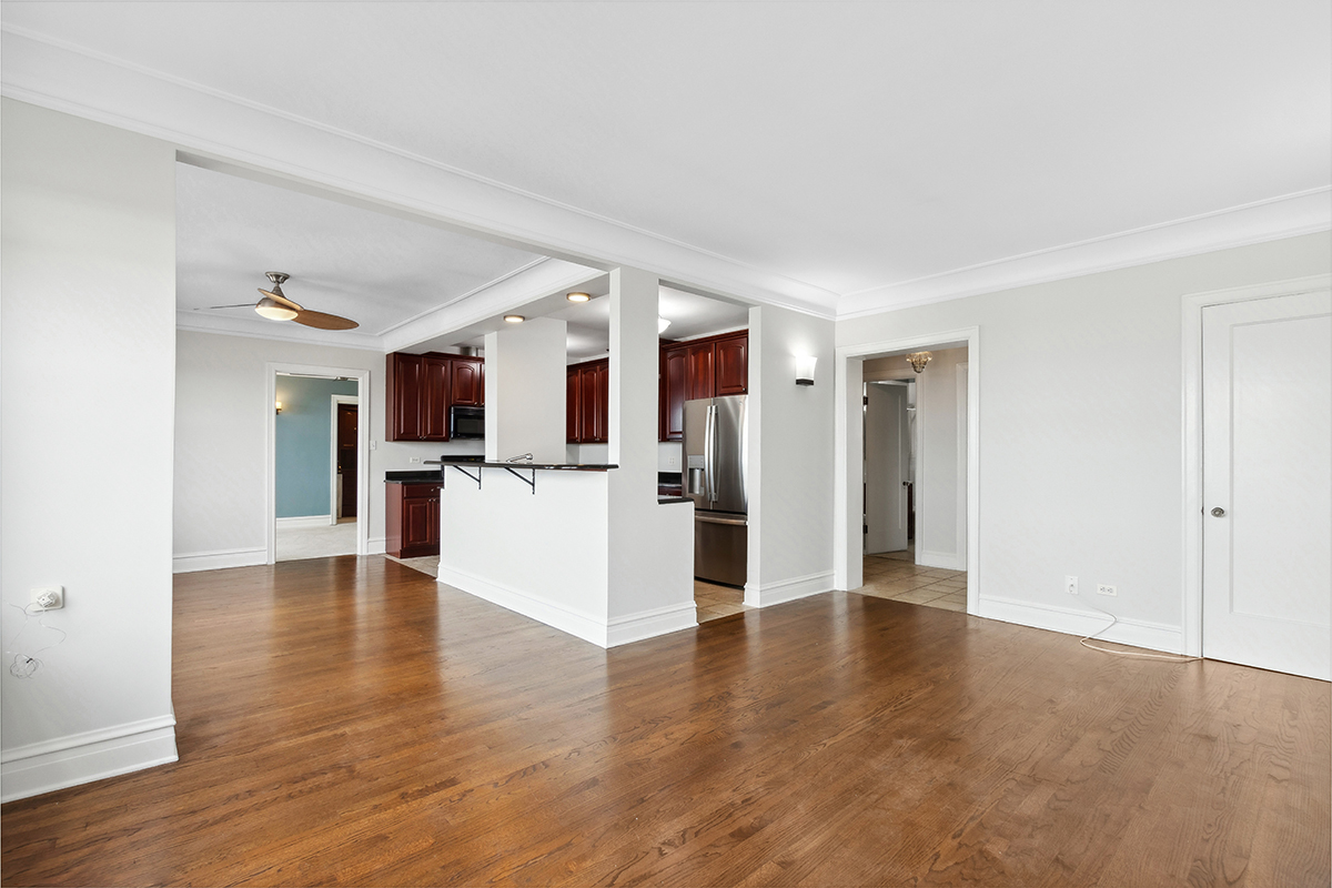 1205 W Sherwin Avenue Unit: 805