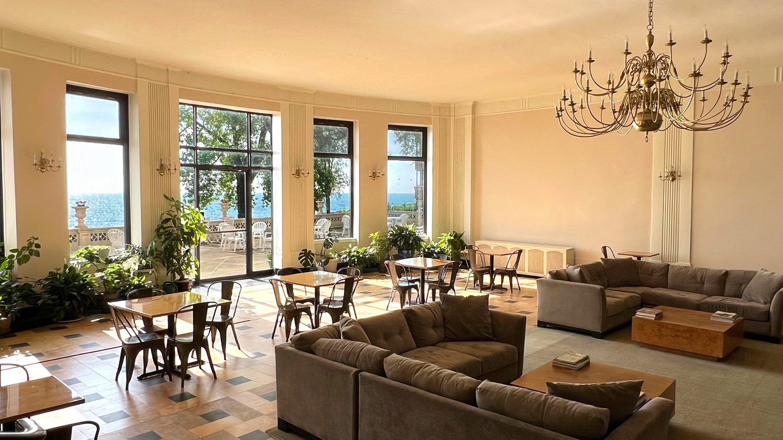 1205 W Sherwin Avenue Unit: 805