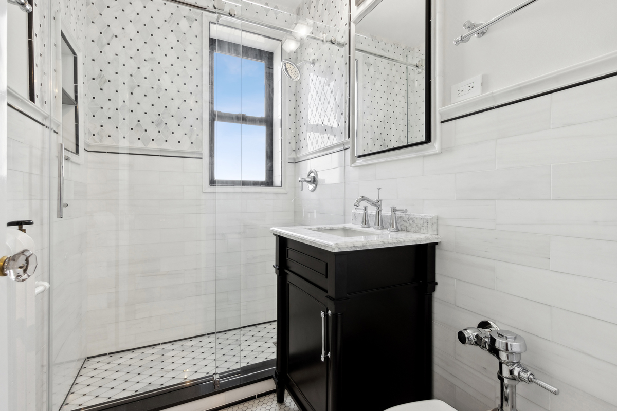1205 W Sherwin Avenue Unit: 805