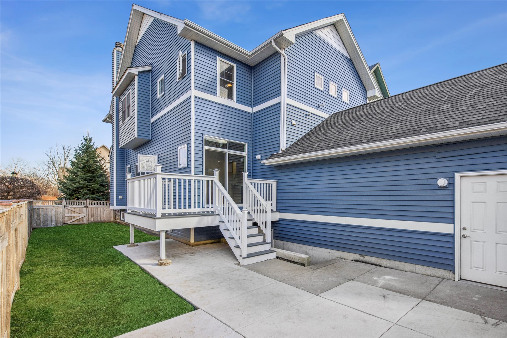 5658 N Latrobe Avenue