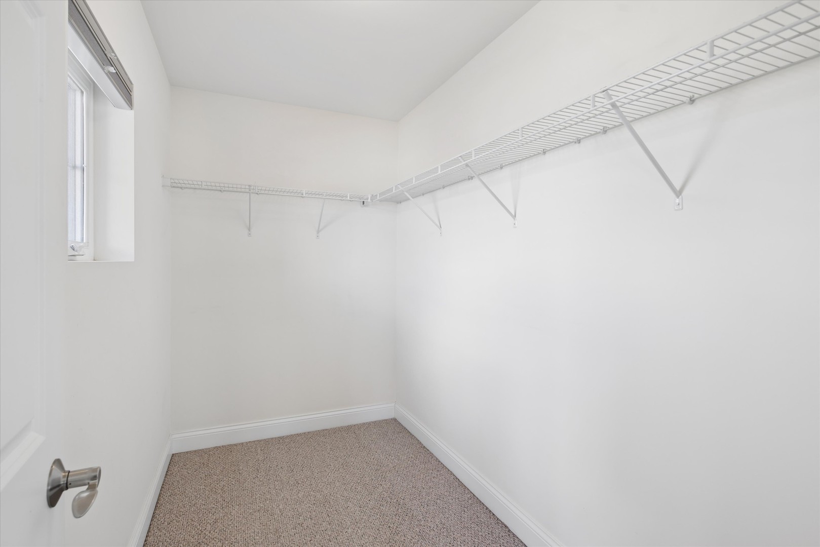 5658 N Latrobe Avenue