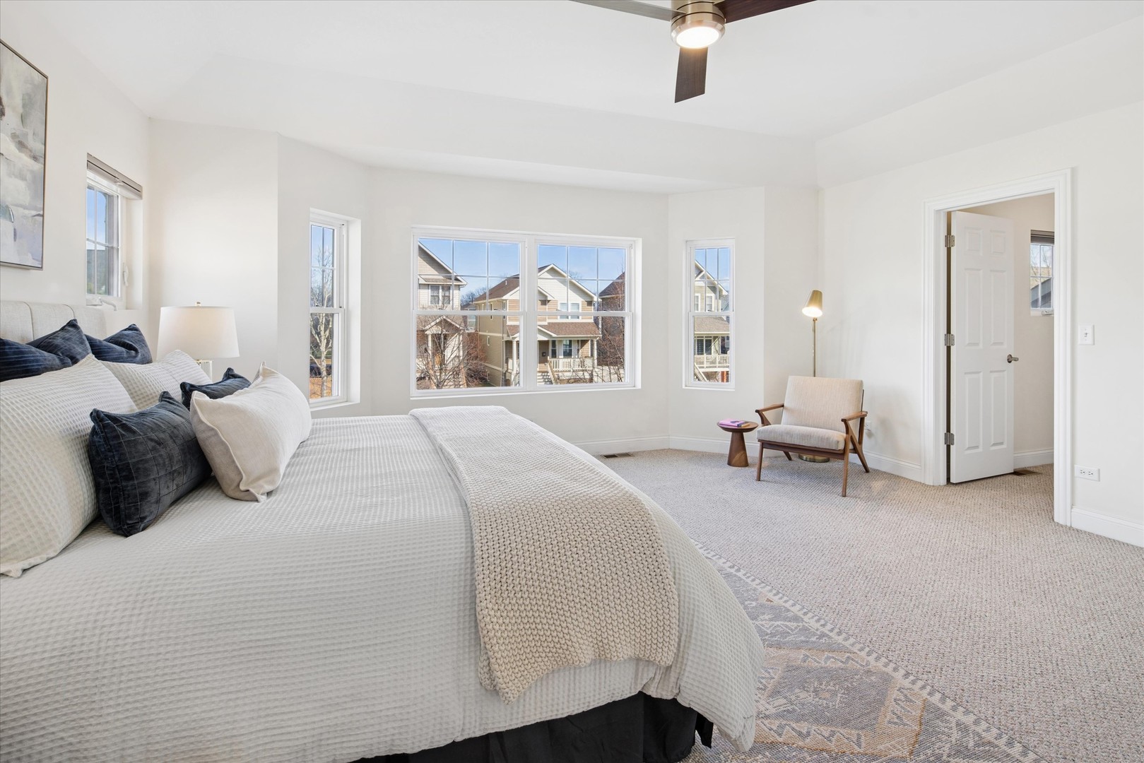 5658 N Latrobe Avenue