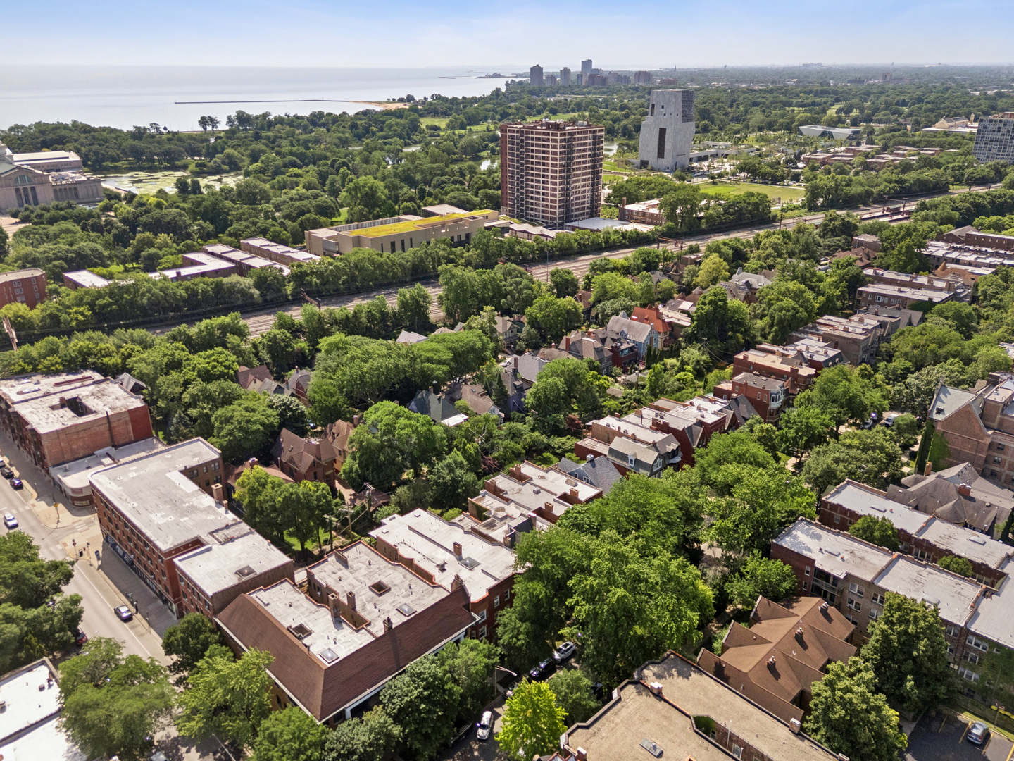 5715 S Blackstone Avenue Unit: 2S
