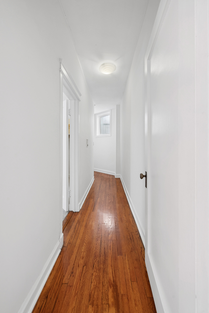 5715 S Blackstone Avenue Unit: 2S