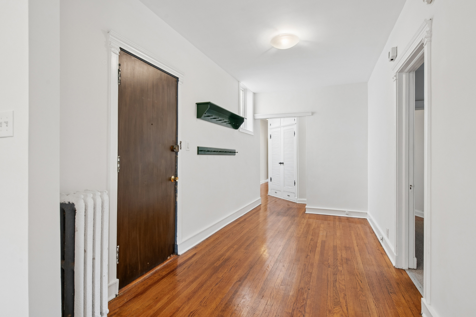 5715 S Blackstone Avenue Unit: 2S