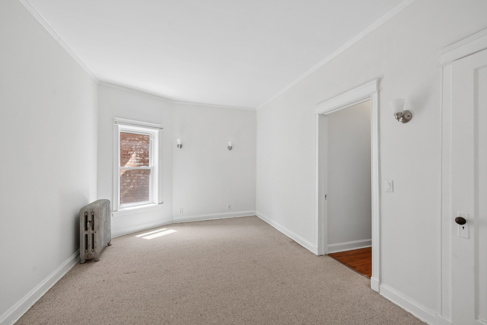 5715 S Blackstone Avenue Unit: 2S