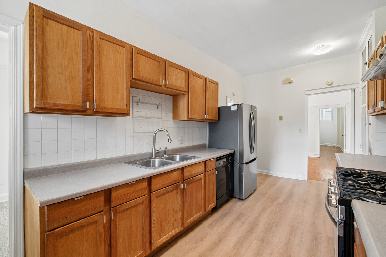 5715 S Blackstone Avenue Unit: 2S